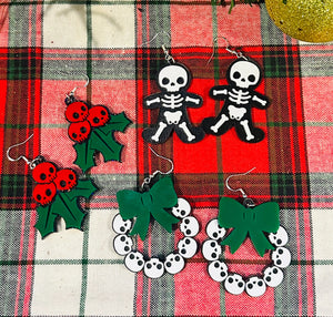 Creepmas earrings /clippies